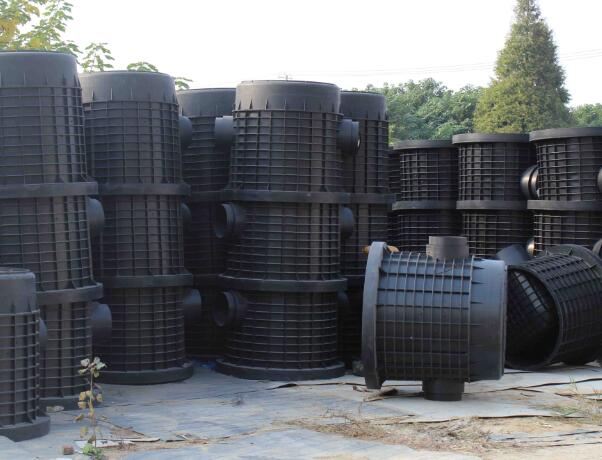 室內的排水管如何接入塑料檢查井？